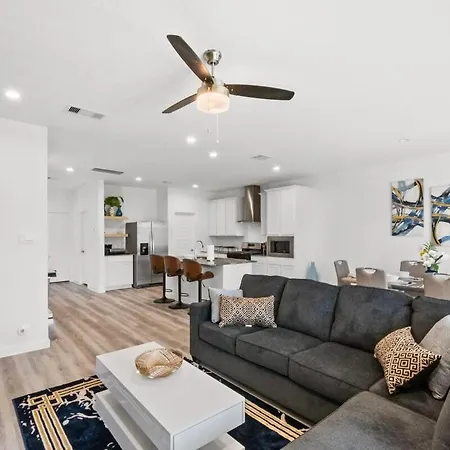 Stunning Luxury 3 Bedroom Home